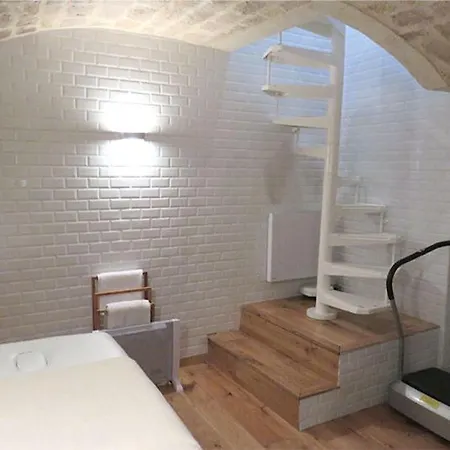 75011 Apartmán